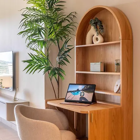 Casa Sunny Golf - Modern Retreat With Sea View Estepona