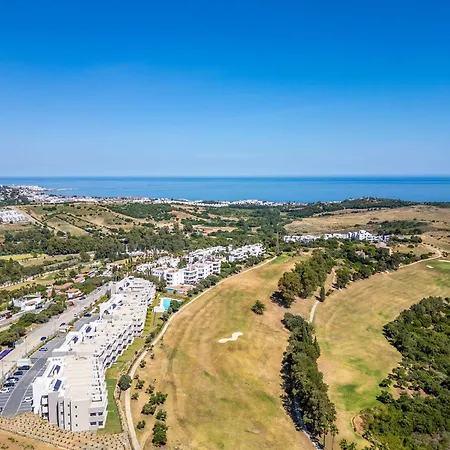 Casa Sunny Golf - Modern Retreat With Sea View * Estepona